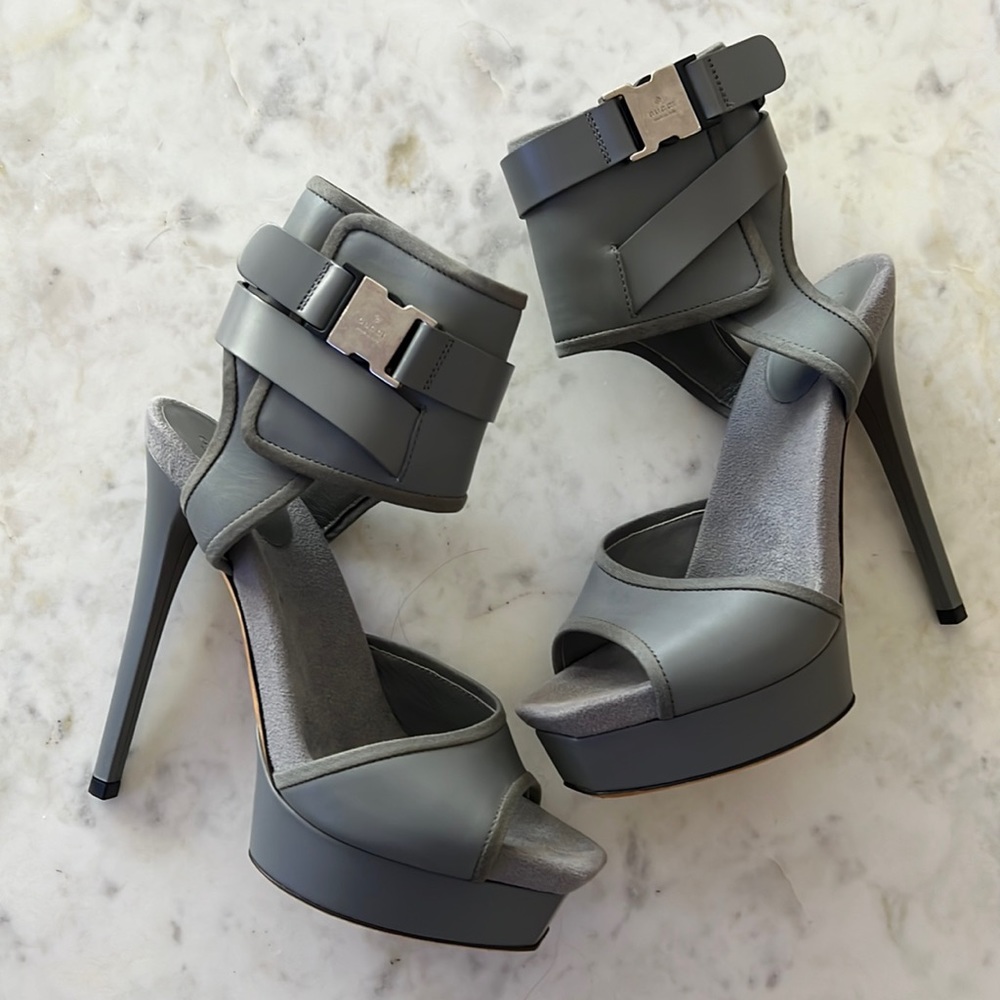 GUCCI Grey Leather & Fabric ‘GAIL’ Ankle Cuff Platform Sandals Size 37 (Rare)